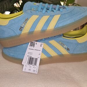 🌟🌟Adidas Womans Spezial Sneakers in Blue and Yellow🌟🌟